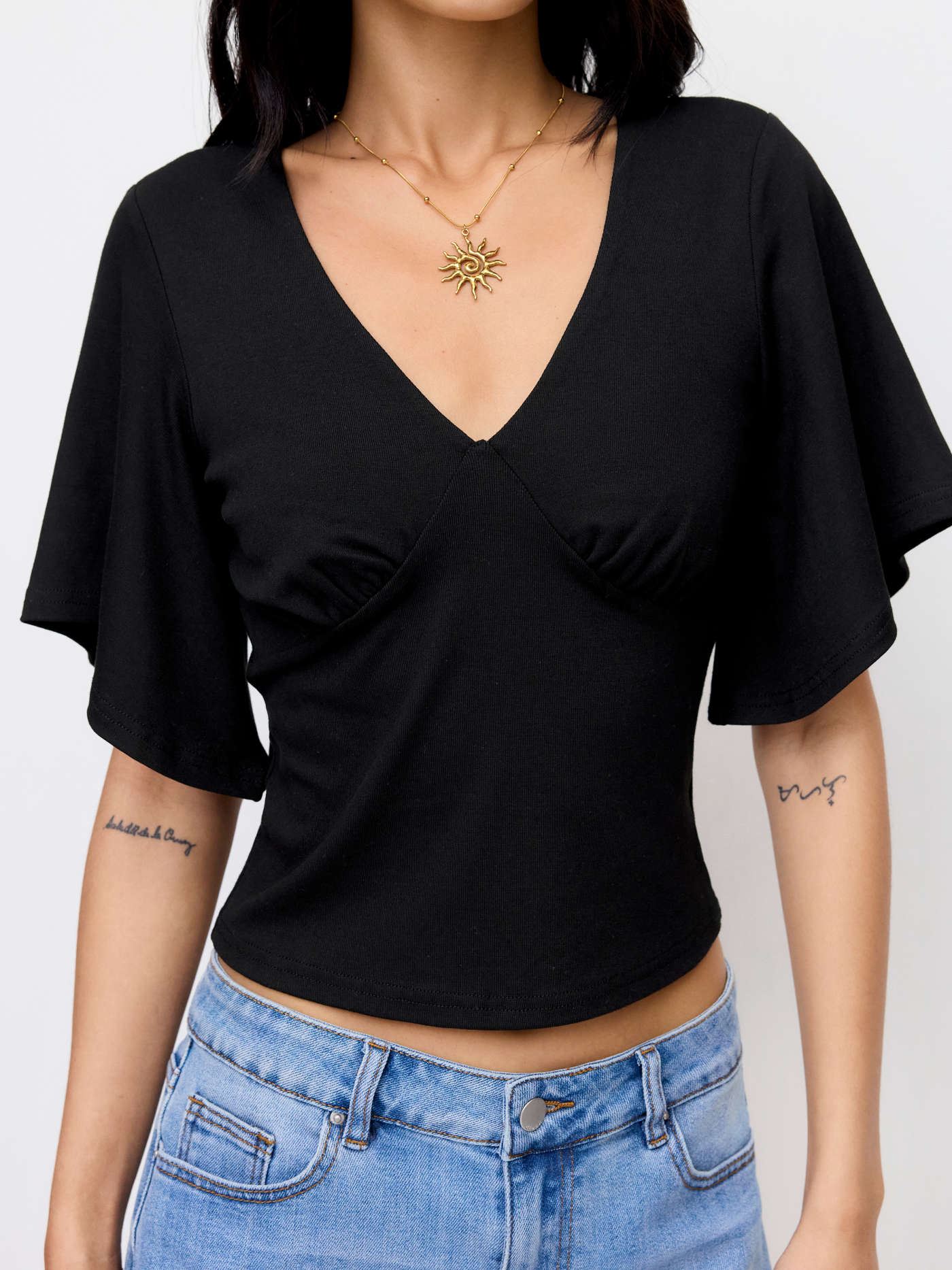 V-NECK RUCHED SHORT BELL SLEEVE TOP