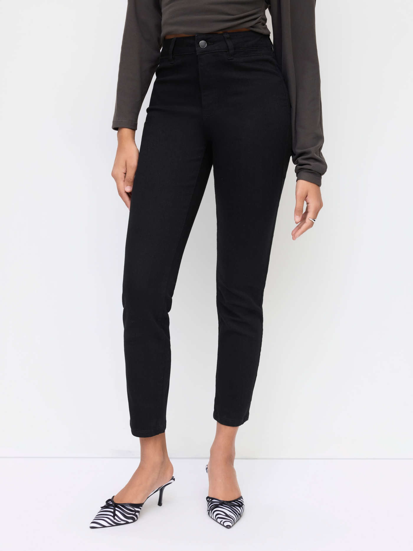 STRETCH HIGH RISE DENIM